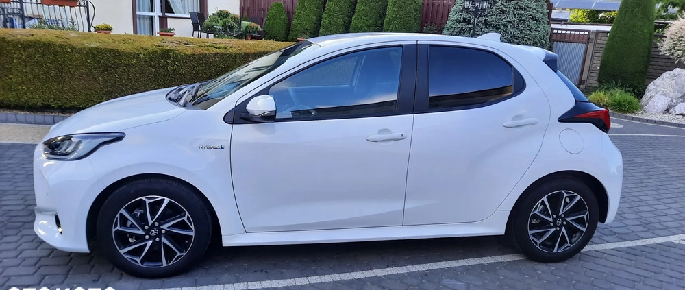 Toyota Yaris cena 78000 przebieg: 6302, rok produkcji 2022 z Szamocin małe 79